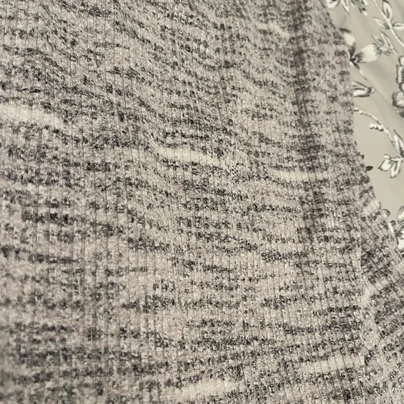 Evereve Gray Tank Top - Picture 2 of 2